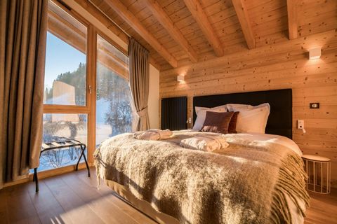 The residence Les Portes de Megève is ideally situated halfway between Praz-sur-Arly the wise and Megève the exuberant, 1500m from the ski slopes and ski lifts. A bus stop is located at only 50m from the residence (free service offered by the resort)...