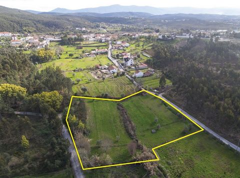 Terreno com a área total de 4.410 m2, situado no lugar de Areal, em S, Miguel de Poiares. Terreno urbanizável e totalmente plano, com cerca de 300/400 m2 de área de implantação, ideal para a moradia dos seus sonhos. Zona com estrada alcatroada, sanea...