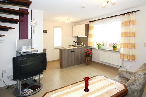 Small, renovated cottage with a well-kept garden plot in the so-called amber town of Ribnitz-Damgarten. It is located on the Bodden coast, on the southern shore of the Bodden chain connected to the Baltic Sea, and is the entrance to a charming coasta...